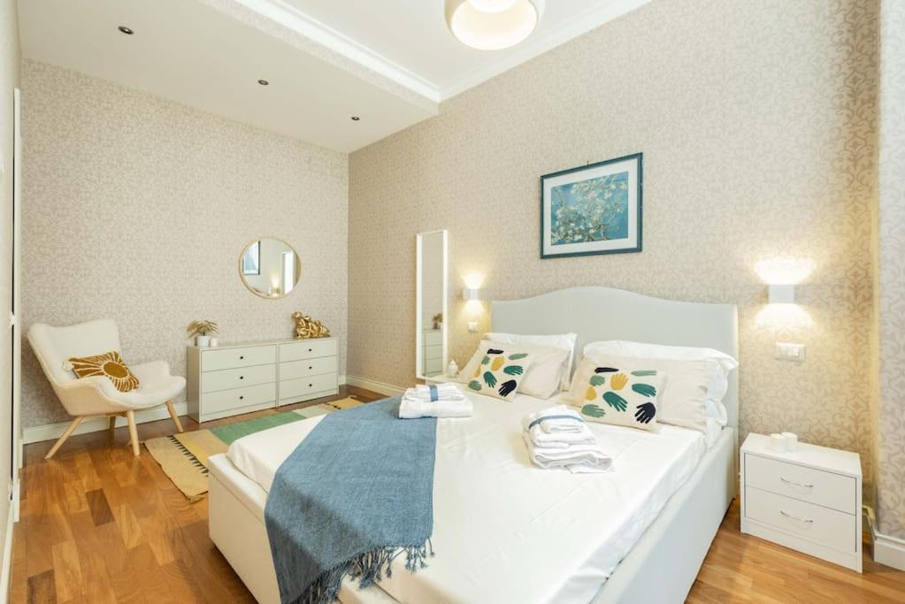 Apartment Panoramico Vicino Al Colosseo Rome